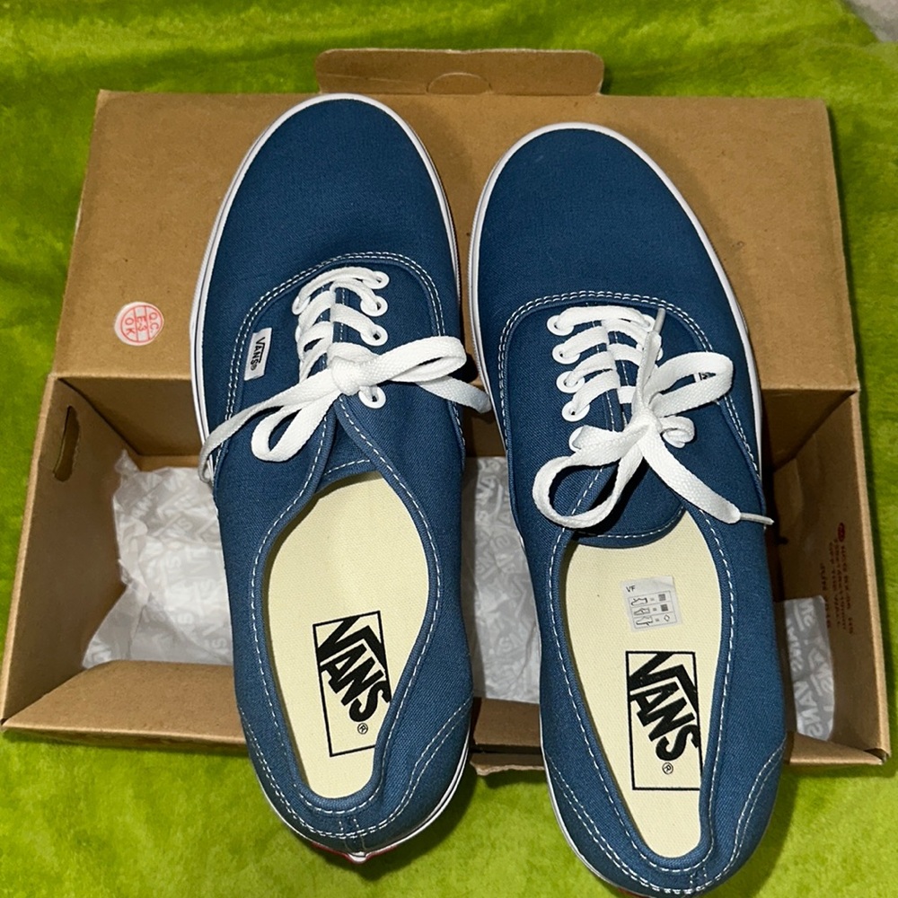NWOT Vans Mens Size 11 Shoes